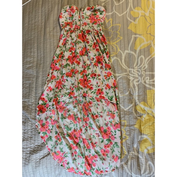 Dress - Picture 1 of 3